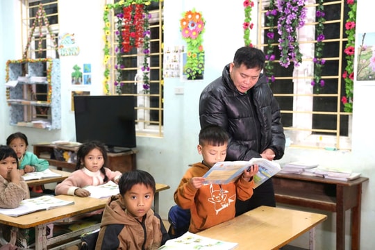 Những đêm dài níu lại con chữ