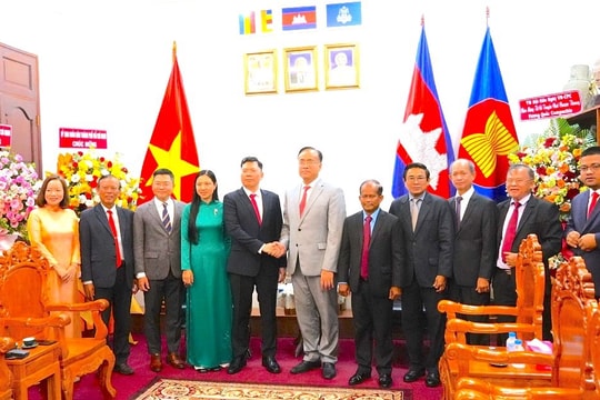 Lãnh đạo TPHCM thăm, chúc Tết Chol Chnam Thmay