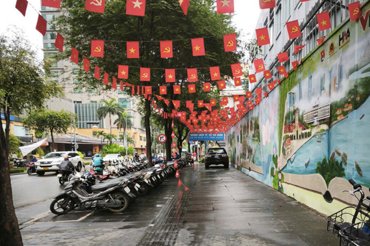 Bãi giữ xe hơn 10 năm ở đường sách TP.HCM nguy cơ bị xóa bỏ?