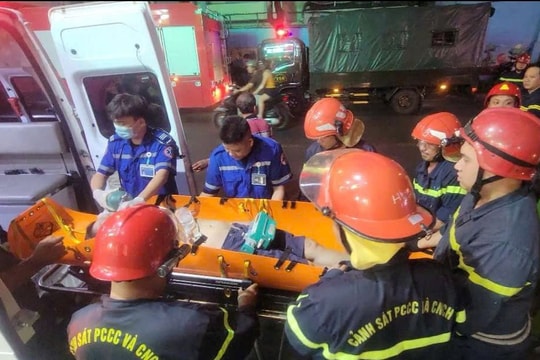 Cảnh sát PCCC kịp thời cứu người hôn mê mắc kẹt