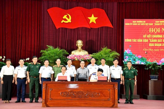 Ký kết chương trình phối hợp công tác dân vận "Cảnh sát biển đồng hành với ngư dân" tại ĐBSCL