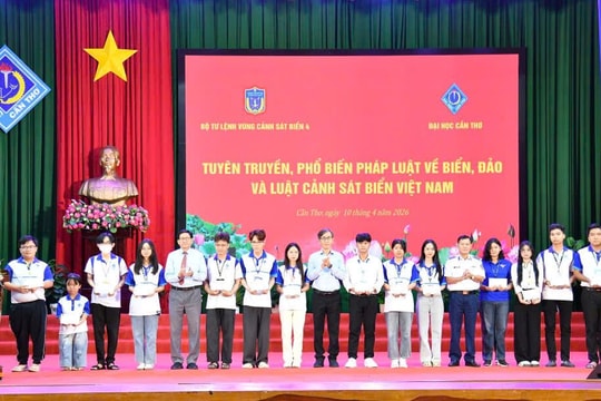 Sôi nổi chương trình tuyên truyền pháp luật về biển, đảo