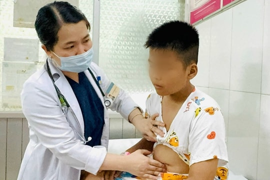 Số ca nghi ngộ độc ở Trường Tiểu học Bình Quới Tây tăng cao