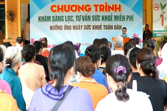 Nghệ An: Hơn 300 người dân được khám, sàng lọc bệnh miễn phí