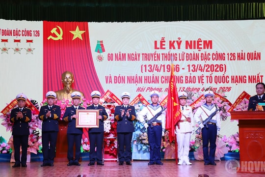 Đặc công Hải quân đón nhận Huân chương Bảo vệ Tổ quốc hạng Nhất