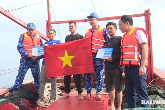 Vùng Cảnh sát biển 1 tăng cường tuyên truyền, xử lý nghiêm khai thác IUU