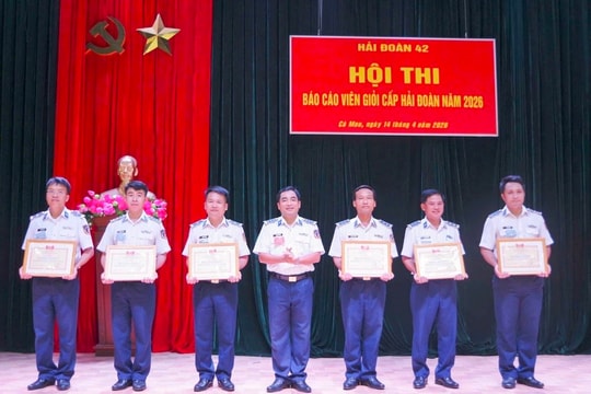 Hải đoàn 42 tổ chức Hội thi Báo cáo viên giỏi