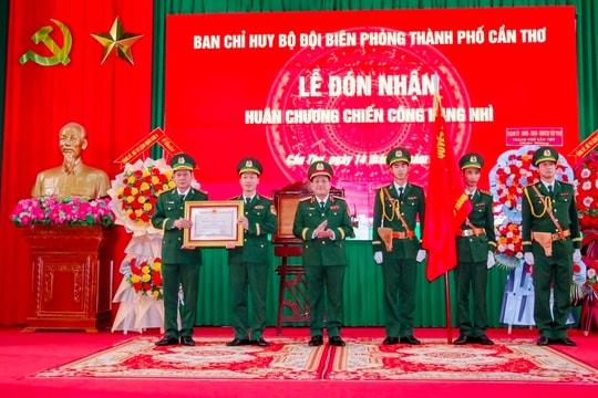 BĐBP TP Cần Thơ đón nhận Huân chương Chiến công hạng Nhì