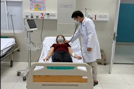 11 công nhân nghi ngộ độc sau khi ăn trưa ở công ty