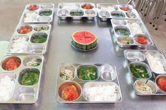 Tạo điều kiện để phụ huynh được tiếp cận thông tin suất ăn của học sinh