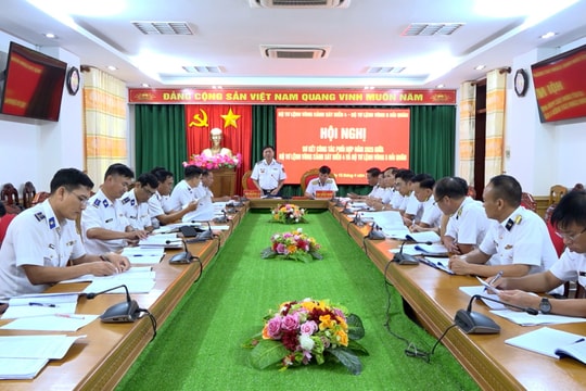 Tăng cường công tác phối hợp giữa Bộ Tư lệnh Vùng Cảnh sát biển 4 và Bộ Tư lệnh Vùng 5 Hải quân