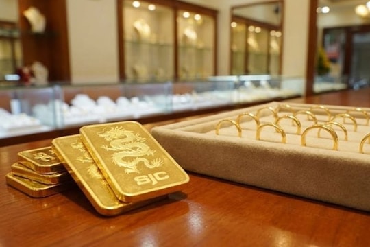 Giá vàng hôm nay (17/4): Tiếp tục điều chỉnh giảm