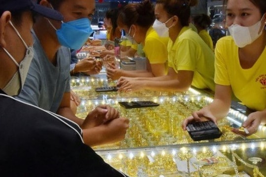 Giá vàng hôm nay 18/4: Chạm mốc 172 triệu đồng/lượng