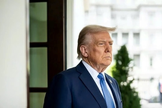 Eo biển Hormuz mở lại, Tổng thống Trump nói thỏa thuận hòa bình Iran "sớm" đạt được