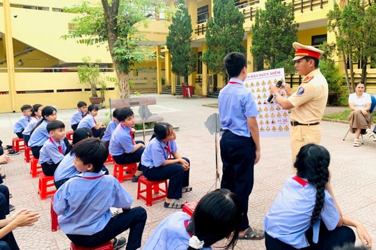 Trang bị kiến thức giao thông cho học sinh: Giải pháp giảm tai nạn từ gốc