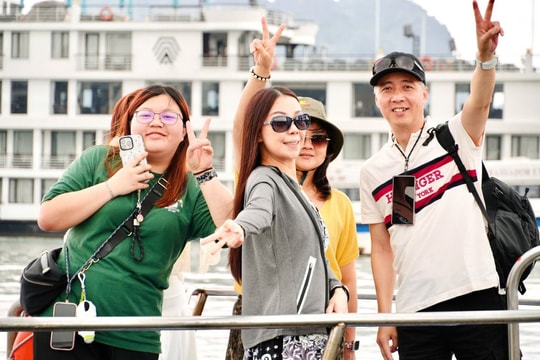 Vận hành tuyến tàu du lịch kết nối Vịnh Hạ Long - Vịnh Lan Hạ