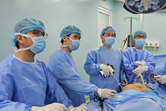 Cứu sống cụ bà 82 tuổi xuất huyết ruột non hiếm gặp