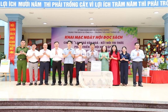 Lan tỏa tình yêu sách đến học sinh và cộng đồng