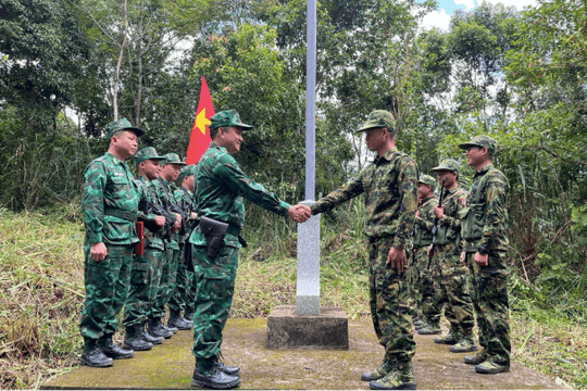 Giữ biên giới, vững địa bàn