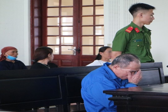 Không bán được đất, chồng chém vợ trọng thương