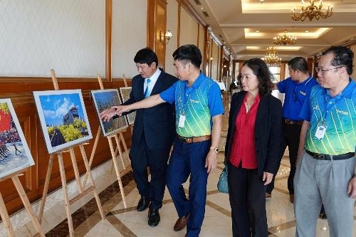 Đấu giá ảnh nghệ thuật, gây quỹ xây dựng nhà cho đồng bào nghèo vùng biên giới