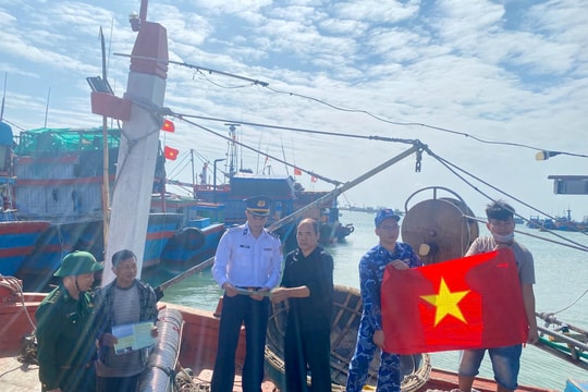 Trạm 2 Cảnh sát biển và hành trình gỡ “thẻ vàng” từ ý thức ngư dân Lý Sơn