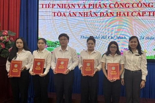 TAND hai cấp TP.HCM tiếp nhận và phân công 123 Thư ký viên