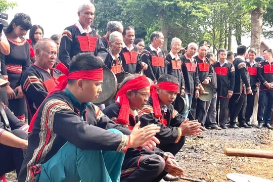 Lễ cúng cầu mưa của người Ê Đê: “Giải cơn khát” giữa cao điểm mùa khô