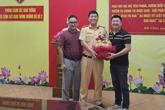 Cảnh sát giao thông Quảng Ninh dẫn đường đưa sản phụ chuyển dạ đi cấp cứu