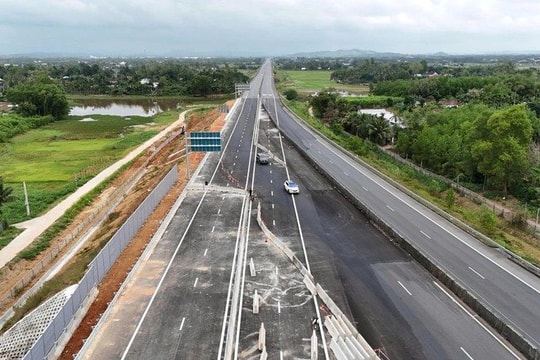Thông xe gần 200km cao tốc từ Quảng Ngãi đến hầm Cù Mông