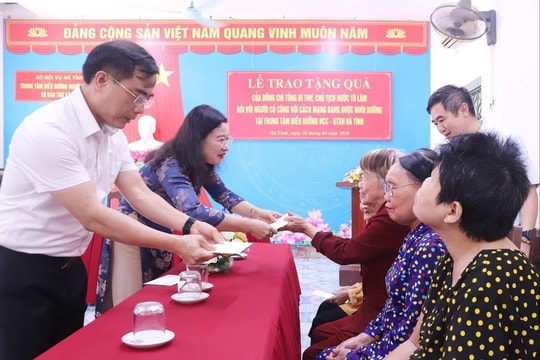 Hà Tĩnh: Trao quà của Tổng Bí thư, Chủ tịch nước Tô Lâm cho người có công với cách mạng