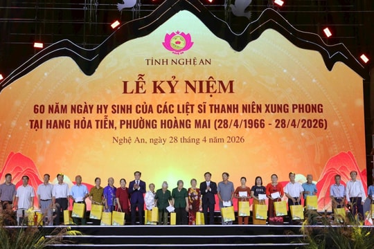 Kỷ niệm 60 năm ngày hy sinh của các liệt sĩ TNXP tại hang Hỏa Tiễn