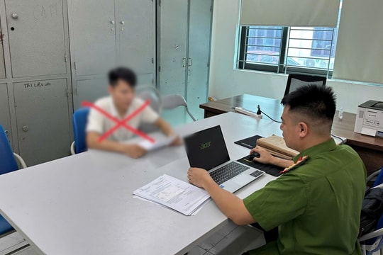 Khởi tố đối tượng sử dụng trái phép vũ khí quân dụng