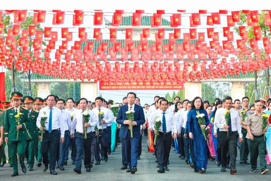 Lãnh đạo tỉnh Đồng Nai dâng hương viếng liệt sĩ