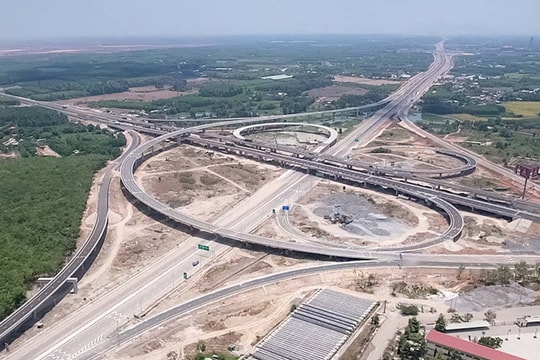 Thông xe 37km cao tốc Biên Hòa - Vũng Tàu