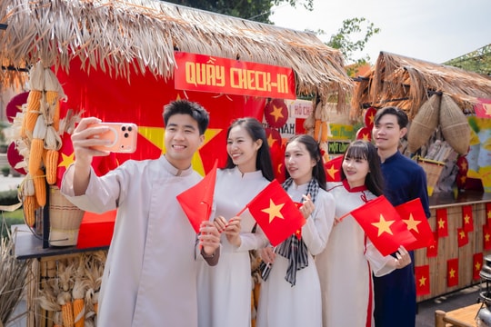 Núi Bà Đen tấp nập du khách dịp lễ