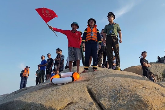 Lặng lẽ “giữ sóng an toàn” ở biển Sầm Sơn