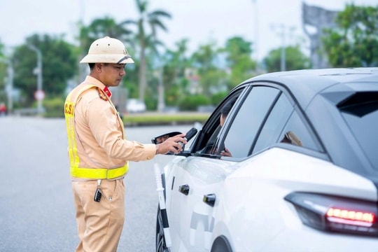 CSGT Nghệ An xử lý hơn 1.400 trường hợp vi phạm giao thông dịp nghỉ lễ