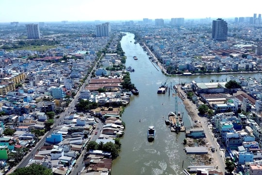 TP.HCM phấn đấu di dời 20.000 căn nhà ven kênh rạch