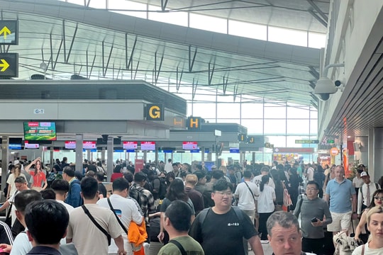 Sân bay Tân Sơn Nhất phục vụ 3.529 chuyến, 586.618 lượt khách dịp lễ