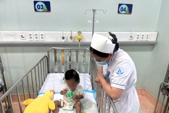 Diễn biến sức khỏe bé trai bị bạo hành