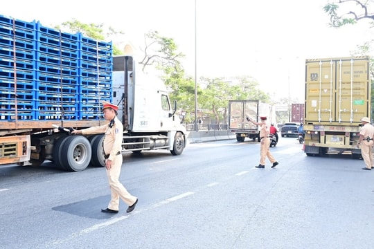 Cấm một số phương tiện lưu thông gần khu vực tổ chức Lễ hội Hoa Phượng Đỏ
