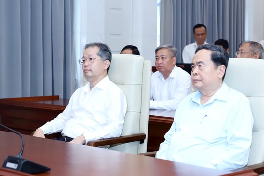 Chủ tịch Quốc hội Trần Thanh Mẫn thăm Trung tâm giám sát và điều hành hoạt động Tòa án nhân dân
