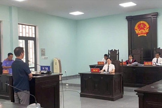 Thiếu tiền trả nợ, quản lý kho mang xe giao hàng đi cầm cố