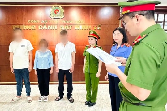 Khởi tố 3 đối tượng xả chất thải chăn nuôi ra môi trường