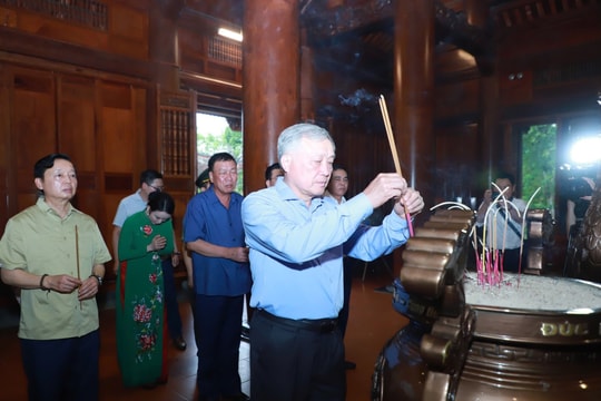 Nguyên lãnh đạo Đảng, Nhà nước dâng hương tại Khu Di tích Quốc gia đặc biệt Kim Liên