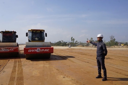 Gia Lai làm đường phục vụ thi công sân bay Phù Cát