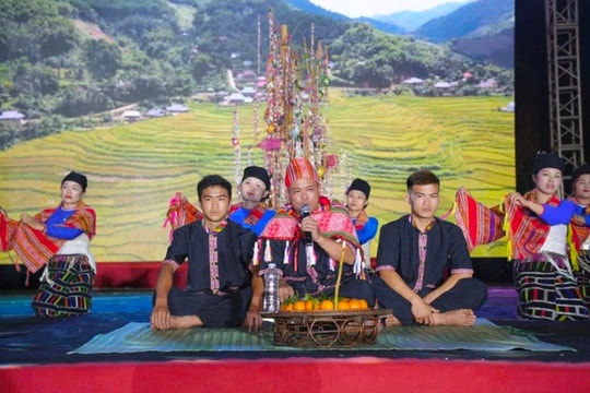 Rực rỡ sắc màu văn hóa vùng cao trong đêm hội “Hào khí Linh Sơn”