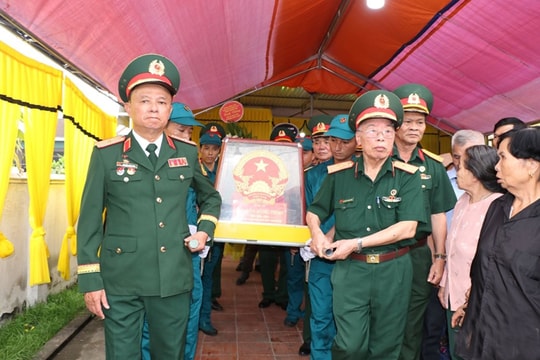 Nghĩa tình quê hương đón Anh hùng liệt sĩ trở về đất mẹ