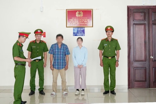 Khởi tố cặp vợ chồng sản xuất, buôn bán nước hoa giả